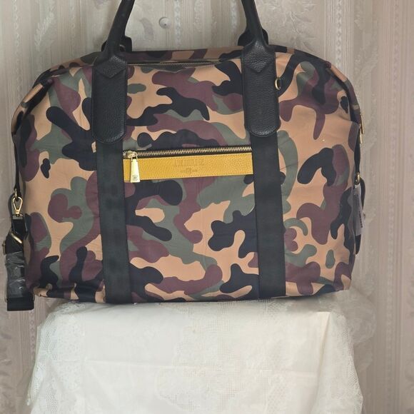 J.W. Hulme Chelsea Camouflage Travel Bag with Pouch and Adjustable Strap New - Picture 7 of 12